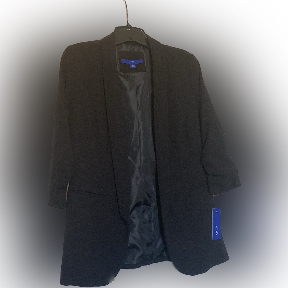 Black blazer with 3/4 length gathered sleeves
